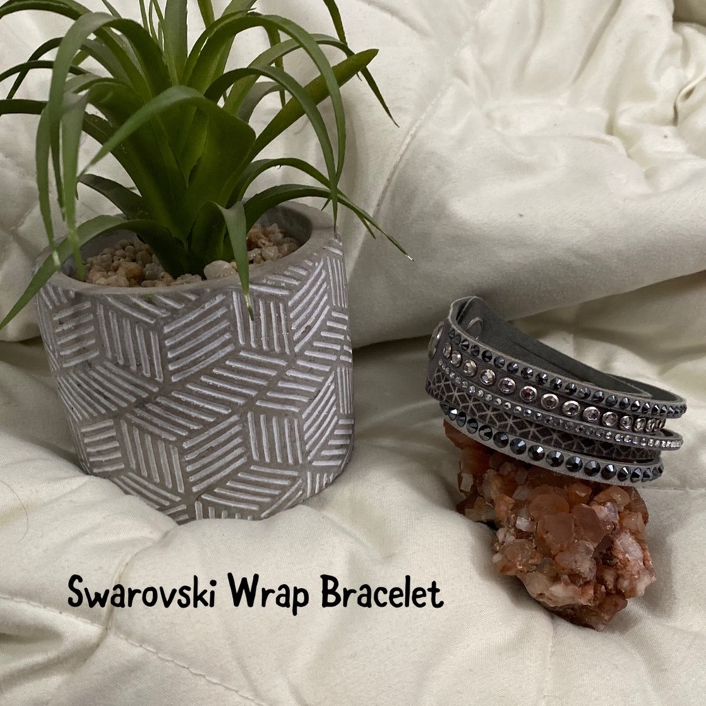 Genuine Swarovski Crystals Double wrap slake